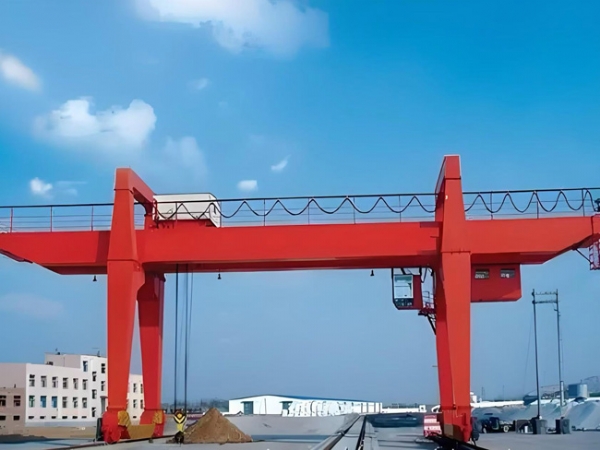 通用式門式起重機